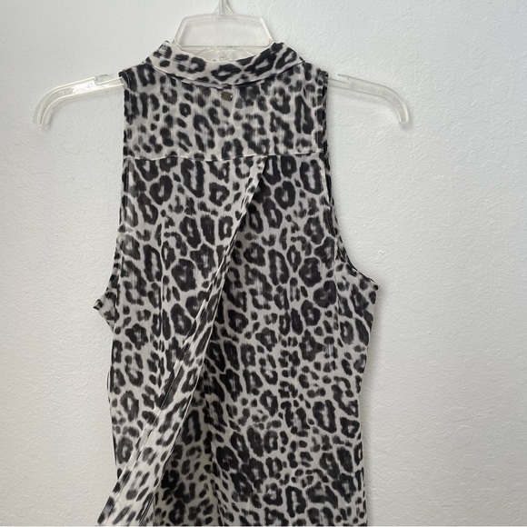 Guess Leopard Printed Sheer Blouse Button Down Sleeveless Top Size M Chiffon - Picture 9 of 14